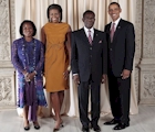 Teodoro Obiang con el presidente norteamericano Obama y las primeras damas. 